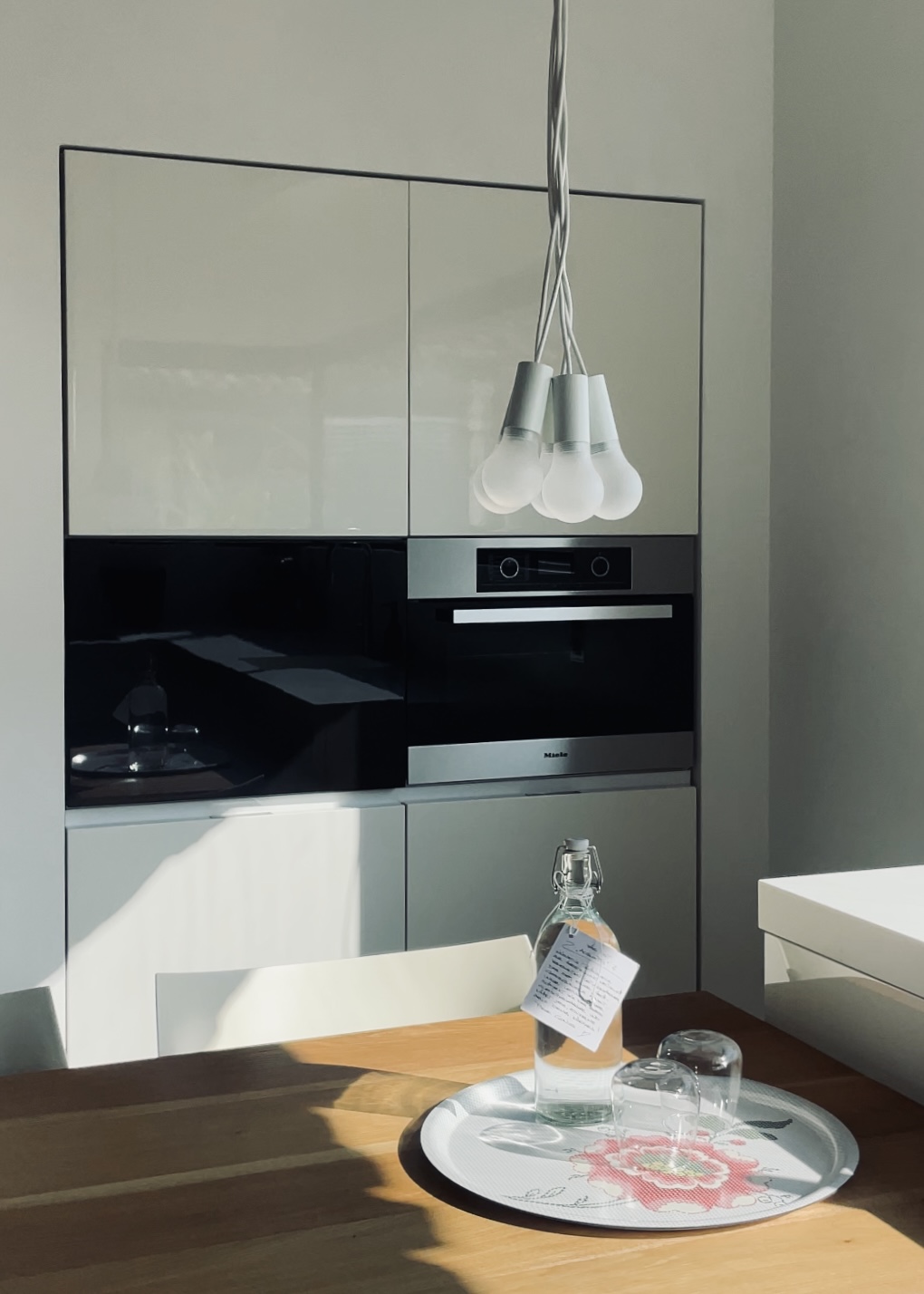 Suite — Impression
